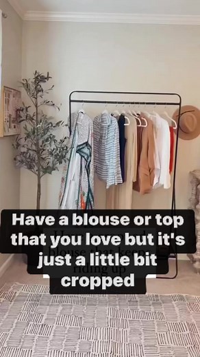 Tip for when your shirt keeps riding up and you don’t want to show skin. #styletips #croppedshirt | Be Styled, Co.