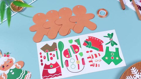 Frienda 48 Set Christmas Gingerbread Craft Kit Make a Gingerbread Man Ornament Stickers Bulk DIY Arts and Crafts for Xmas Tree Decoration Fun Christmas Party Favors Home Game Activities