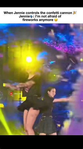 Jennie isn’t afraid of fireworks anymore. 🎉😏 #jennie #blackpink #김제니 #블랙핑크