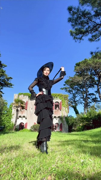 Whip cracking demo⚡️ #educationalvideo #gothvamp #gothaesthetic #sportswhip