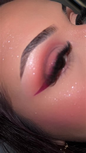 Valentine's Day Makeup Tutorial: Get the Perfect Look