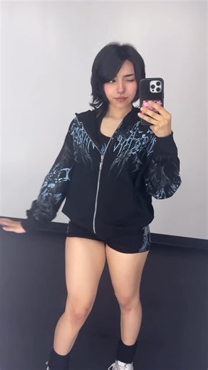 Milklard lifting on Instagram: "💙🖤fit from @breathedivinity code [MILK] Twitch.tv/MILKLARD - - #gym #gymfit #fitcheck #gymgirl #ootd"