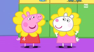 Pronti per una escursione nel bosco? Peppa non vede l’ora 🌼 📲 Gli episodi di #PeppaPig sono su RaiPlay 👉 https://bit.ly/Peppa-Pig-20-Anni 🐷 #RaiYoyo #RaiPlay #Escursione #Fiori ⛰️🌳 | Rai_Yoyo