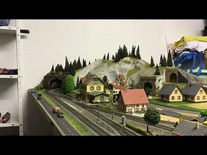 Kleine H0 Modellbahnanlage mit Roco Loks und Güterzügen