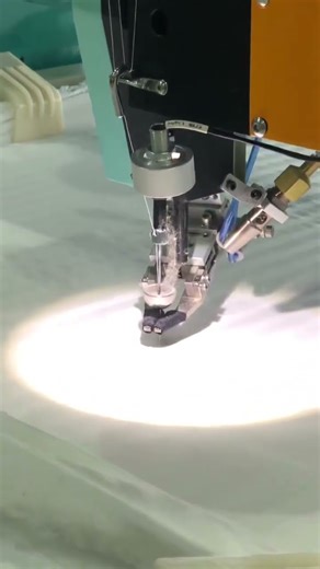 Top thread clamp device