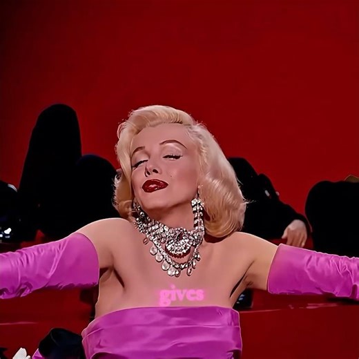 Marilyn Monroe in Gentlemen Prefer Blondes 💗• as Lorelei Lee like bruce lee #marilynmonroe