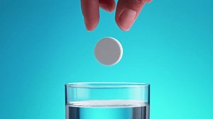 Effervescent Tablet Released Fingers Falls Into Stock Footage Video (100% Royalty-free) 1103005331 | Shutterstock