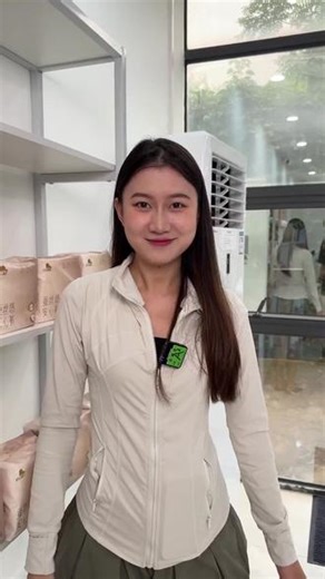 姐妹们快看这个王炸好物！凯儿得乐家的纤薄芯第二代来咯！白天黑夜迷你小能手，薄到像云朵一样透气！从孕早期到孕晚期，尺寸随便挑！防漏设计超贴心，出门逛街不用慌，随身携带超安心！现在只要九块八毛九！这性价比简直要上天！怀孕不是负担，舒适才是关键！赶紧下手囤货吧，让准妈妈的每一天都舒舒服服~