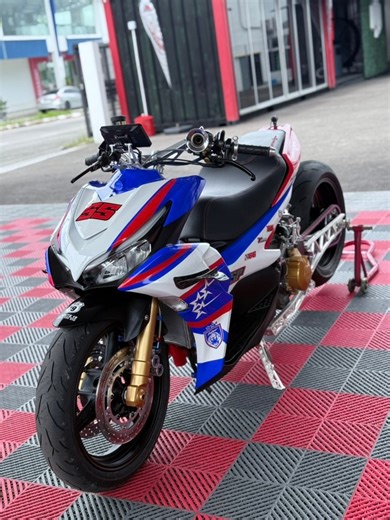 What❗️NV600X??? (Tonnka Weapon) #engine #swap #R6 #inline4 #AEROX Made By Tonnka Weapon Larry Cheng NV600X #Malaysia #4inline #bike #Malacca Tonnka Weapon @highlight #scooter #YamahaNVX @followers #MR19 | Yuen Ping Tai