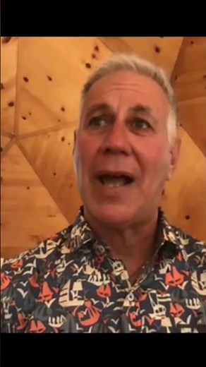 Reverse Macular Pucker