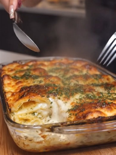 Creamy Spinach Three-Cheese Lasagna Recipe