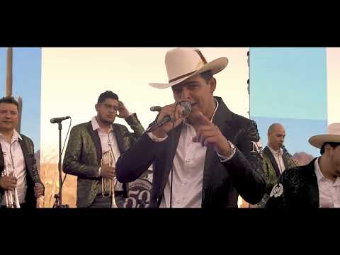 Chiquita Bonita - Grupo Arriesgado Ft Banda Los Populares Del Llano (En vivo)