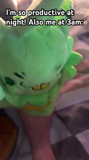 :) #fypシ #relatable#plush#3am #weirdkid #recommended #share#smallcontentcreator #phone#showerthought