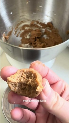 SPECULAAS COOKIE DOUGH om van te snoepen! |⁠ RECEPT |Bettyskitchen.nl