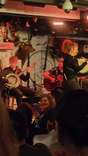 The bodhrán is more than just a drum in Irish culture — it’s the heartbeat of traditional music, the pulse that keeps dancers on their feet and stories alive through rhythm. And here at our Hooley Show, you don’t just listen to it… you get the chance to play it yourself — to feel that Irish heartbeat in your own hands. 🥁🍀 | Johnnie Foxs Pub - Est.1798