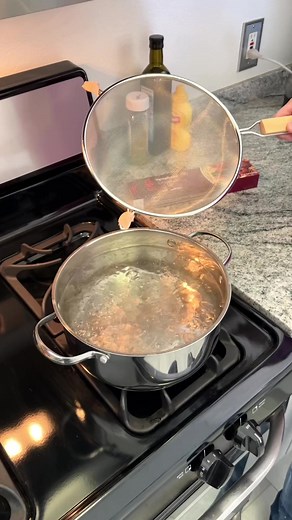 1.3M views · 2.3K reactions | This is how I get perfectly boiled pasta using a kitchen strainer. | The Gooch | Facebook