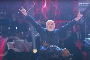 Video: British Comedian Bill Bailey Dances the Tango to Metallica's "Enter Sandman" on Strictly Come Dancing