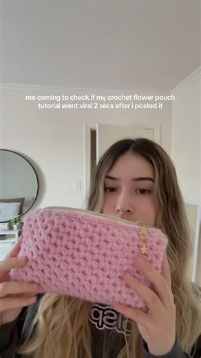 CROCHET FLOWER CLUTCH TUTORIAL 💗 #crochetbagpattern #crochetbag #crochettutorial