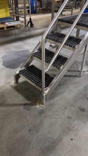 Hand railing & stairsteps onsite install & fabrication! | Huerta Welding & Fabrication