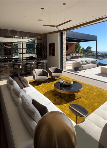 Explore This Stunning Los Angeles Luxury Mansion