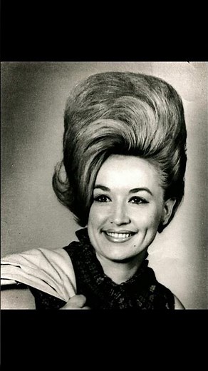 Popular Womens Hairstyles of the 1960s #hairstyles #1960s #vintage #style #vintage #celebrity #retro