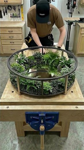 This Infinity Mirror Coffee Table Looks Magical! ✨🌿