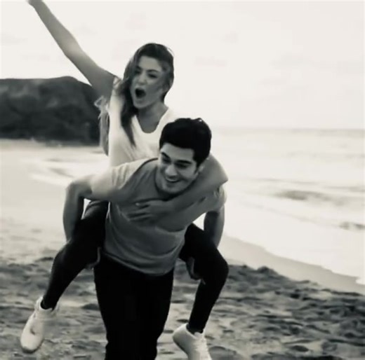 Burak Deniz ve Hande Erçel'in Aşkla Anlamı