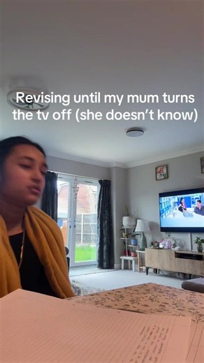 Studying Tactics: How to Revise Despite Distractions