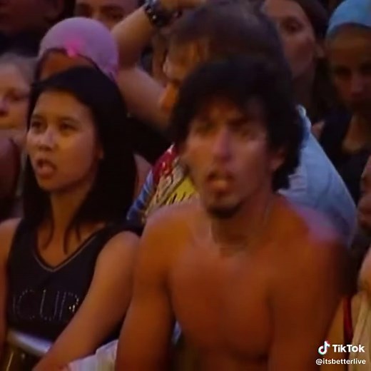 Incubus Live Performance of 'Pardon Me' at Bizarre Festival