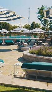 🌞 Experiențe de vară exclusiviste în doi! 🌿 Descoperiți vara specială a Avalon Resort, care aniversează 10 ani, în Miskolctapolca! O evadare unică în cuplu, în inima Munților Bükk, unde fiecare moment este stilat, liber și doar al vostru. 🍴 Posibilitate de pensiune completă ⛱️ Pool party-uri 🔥 Grand Grill pe terasa nouă sau aromele reinventate de la The Club Avalon 🥂 MOËT & Chandon Lounge & Sun Terrace ✨ Programe exclusive în fiecare zi | Avalon Resort & SPA