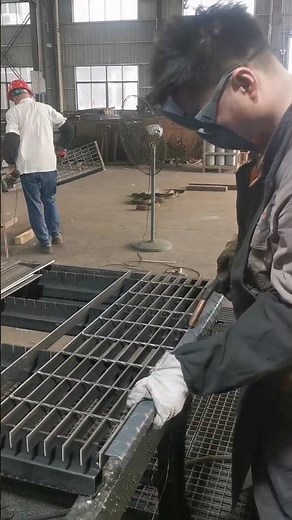 How Steel Bar Grating Stair Treads Are Made | Full Welding & Galvanizing Process