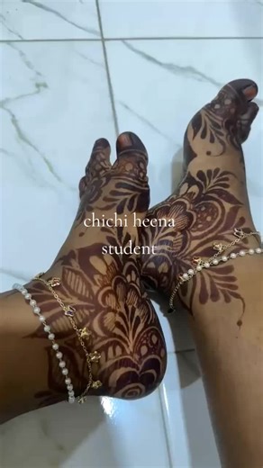 Chichi Heena: Creative Henna Designs by Students