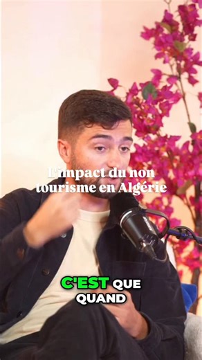 🧵 Quand le tourisme manque, c’est le patrimoine qui disparaît. En Algérie, des trésors comme les tapis Guergour de Sétif risquent de s’éteindre doucement. Sans visiteurs, sans achats, sans transmission… ce savoir-faire ancestral s’efface, faute de regard pour le faire vivre. Le tourisme, ce n’est pas seulement des paysages ou des photos. C’est ce qui protège nos traditions, ce qui fait vivre nos artisans, et ce qui donne une valeur concrète à notre héritage culturel. 🌍 Soutenir le voyage en Al