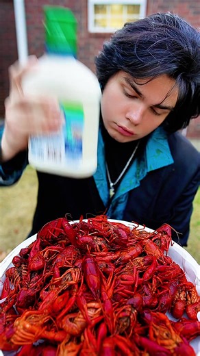 Crawfish ASMR Mukbang 🦞🍴2nd time #crawfish #seafood #asmrmukbang #mukbang #fyp