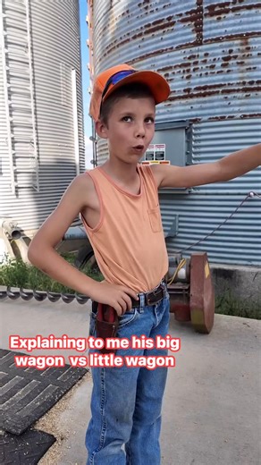 It might be little but the 3020 and small gravity wagon sure go good together #justajacksonthing #johndeere #farming #farmtotable #familytime | JustAjacksonthing