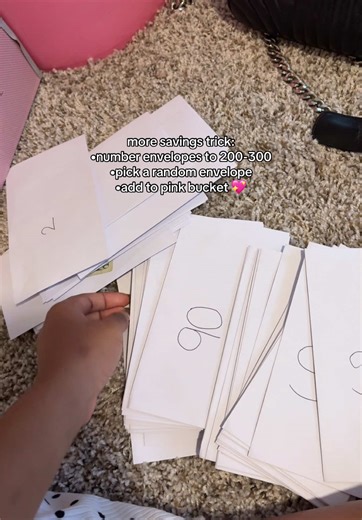 make sure you add a envelope slip on the side of your bucket !! #savingmoney #savetiktok #savingstips #savings #asmrtiktok