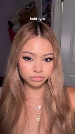 Chloe Czuleighka G. Paredes on Instagram: "which do you guys prefer? 🤔"