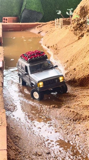 “Ultimate RC Off-Road Adventure! Mud Crawling Toyota Build with Full Gear Setup”