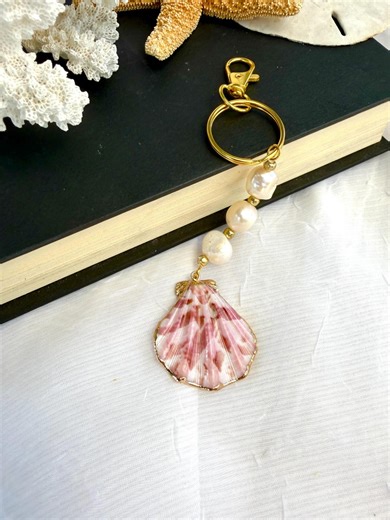 Gold Pearl Shell Keychain, Coastal Keychain With Real Freshwater Pearls, Beach Keychain, Ocean Inspired Bag Charm, Summer Gift for Her - Etsy