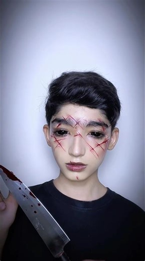 Using string for fake cut liner 🩸IB @n‪@natashajanewood‬makeup #makeupartist #makeupeffects #art