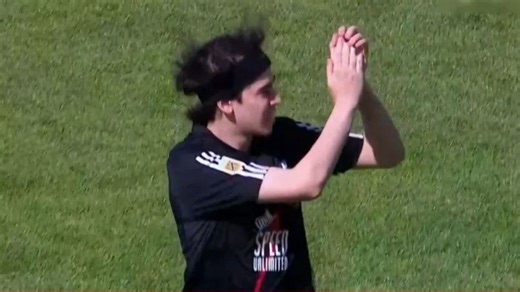 El insólito debut de Spreen en Riestra: "jugó" 30 segundos y lo sacaron