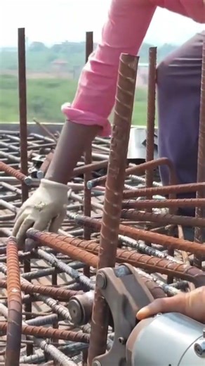 Google shows results for tutorials on how to bend an iron bar using this machine very quickly#shorts