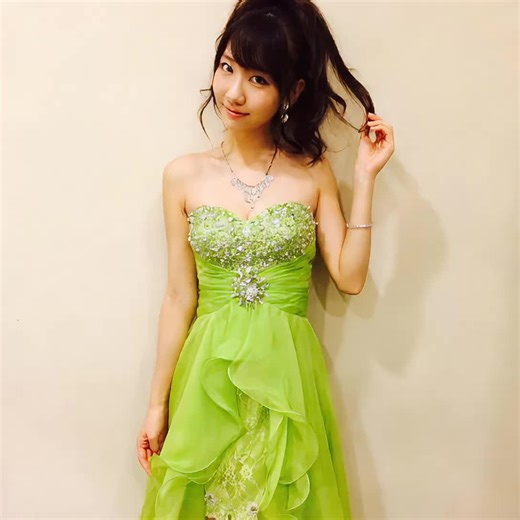 柏木由紀の若い頃の画像に触れる