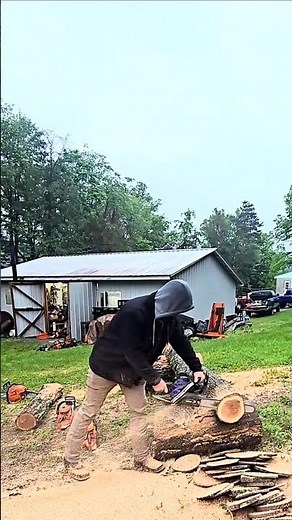 Super Dave puts the ported #Echo #CS-501P #chainsaw (s) to work back-to-back
