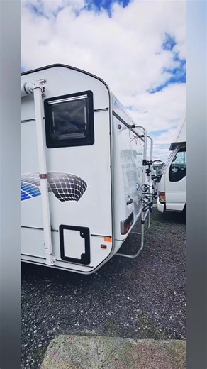 2020 CARAVAN JURGENS SKYGAZER☆J2207 Made In Australia “caravans that are big on features but light on weight, making them the smart choice for fuel-efficient towing.” •Queen Bed •Spare wheel housed in front boot •Ensuite (shower / casette toilet / vanity) •Fridge / freezer - 3 way •Grill (gas) / stove top (3 burner gas & 1 burner electric) •Rangehood •Microwave •TV / DVD & antennae / booster •Flick mixer tap (hot & cold) •SWIFT Hot Water Gas/240v •Water tank level & battery indicator •Thule Spor