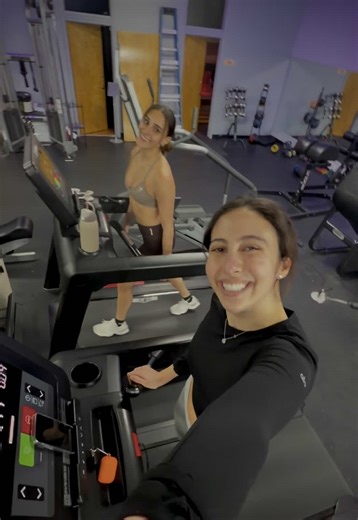 Lock in & Level up challenge day 2 - lower body! Such a fun and challenging workout td can’t wait for tm! @mandipandeee #gymshark66 #legday #glutes #girlswholift #challenge @Gymshark @Gymshark Women