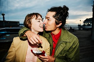 Therapists Explain What Your Birth Order Says About Who You Date