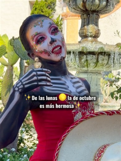 Espero que esta canción les ayude a entrar en el ambiente de esta época del año. En el 2020 hice un EP de Luna de Octubre con 3 versiones diferentes 😁 Esta versión la llamé “Luna de Octubre (Versión Alterna)” y siempre me ha encantado el ambiente que tiene esta producción. ✨ #lupitainfante #lunadeoctubre