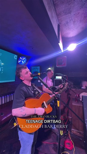 Teenage Dirtbag cover — The Two Bucks live at Claddagh Bar Derry