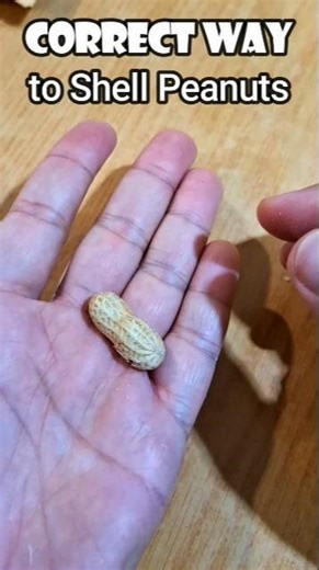 The correct way to shell peanuts! #peanut #comedy #mystery #how #howto
